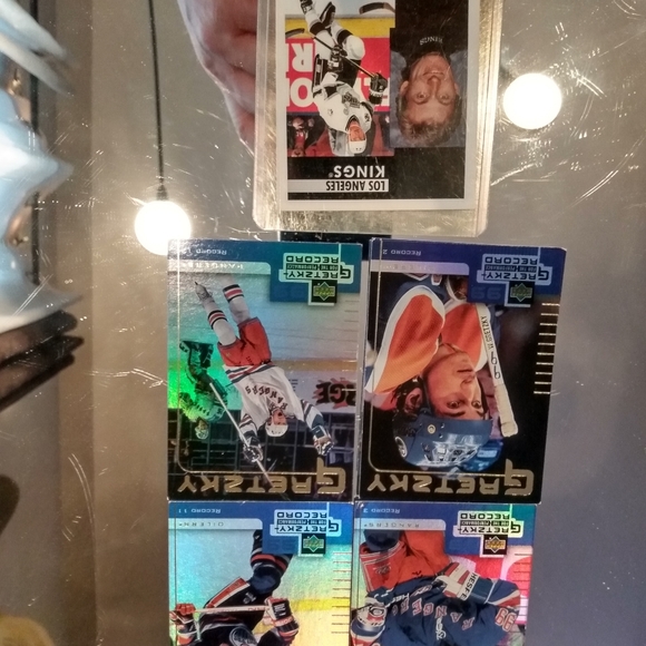 Hockey cards, yg's and jerseys and more - Picture 4 of 16